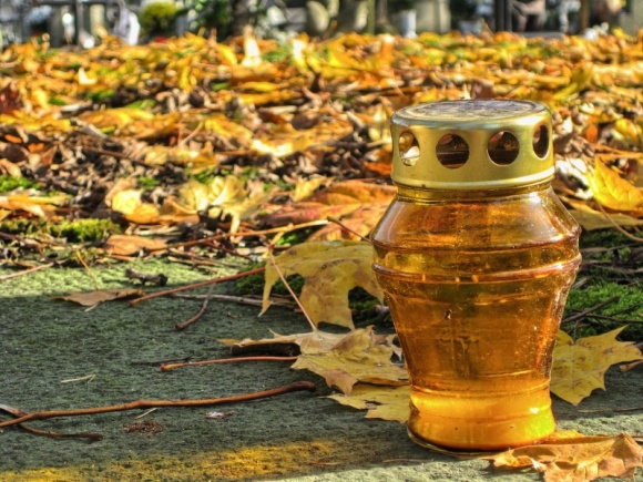 Czas nie leczy ran. Rozmowa o wybaczeniu Psychologia, LIFESTYLE - Właśnie przeżywamy czas, w którym w szczególny sposób wracamy myślami do osób, których już z nami nie ma, a przy okazji głębiej niż zwykle myślimy o własnym życiu...