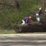 Nadopiekuńczość i brak konsekwencji to jedne z najczęstszych błędów wychowawczych. Współczesnym rodzicom trudno ich uniknąć [DEPESZA]