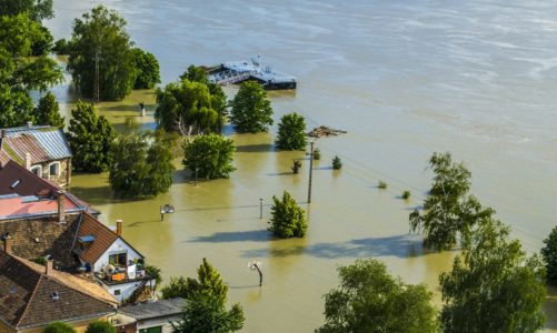 Niszczycielskie powodzie zbierają coraz większe żniwo. Czy jesteśmy w stanie przygotować się na nadchodzące zagrożenie?